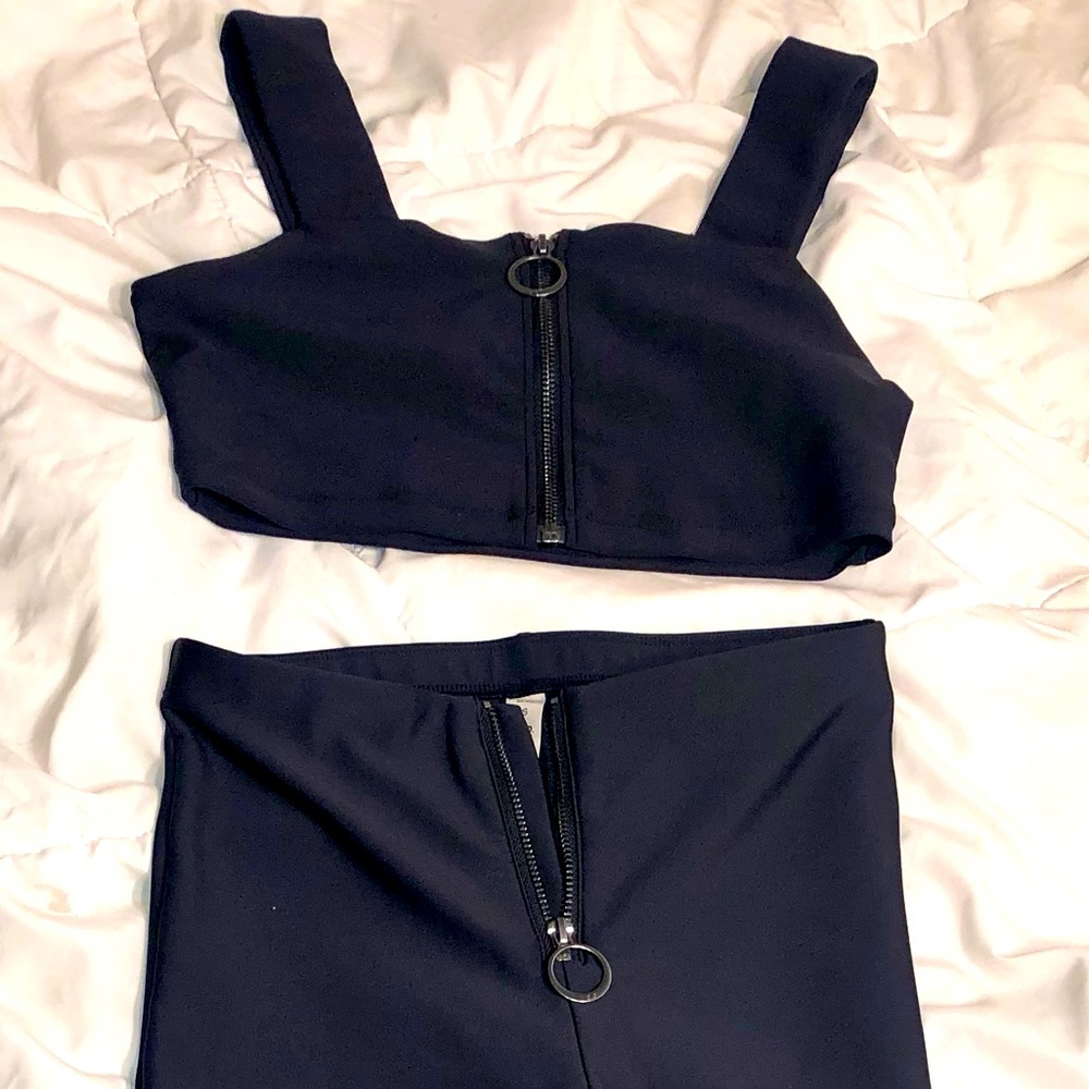 ALO Yoga Black Detail Sports Bra Size S